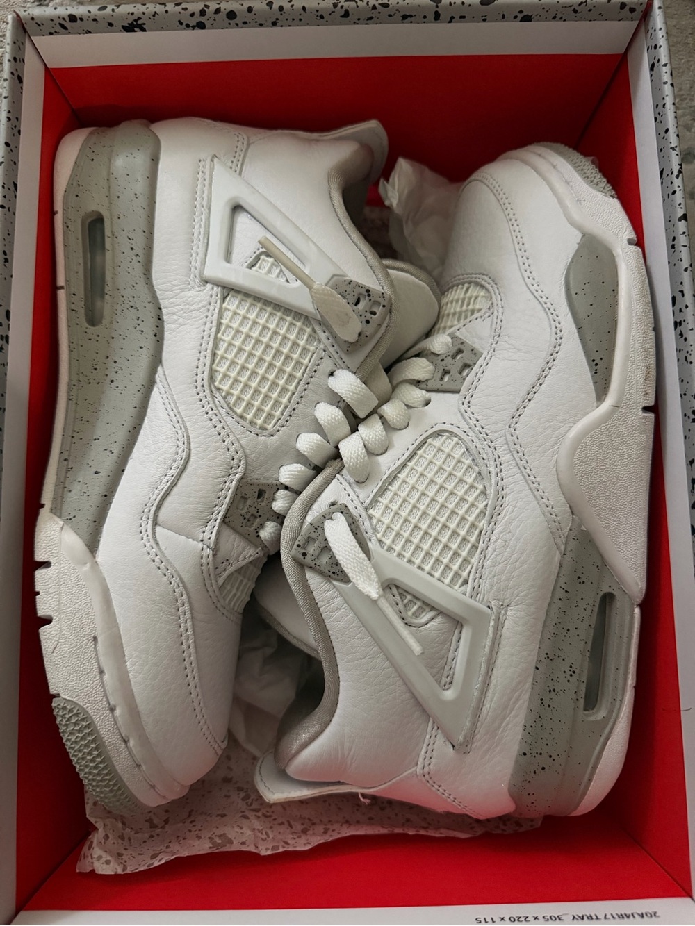 Jordan White Oreo Size 7 youth, 8 women